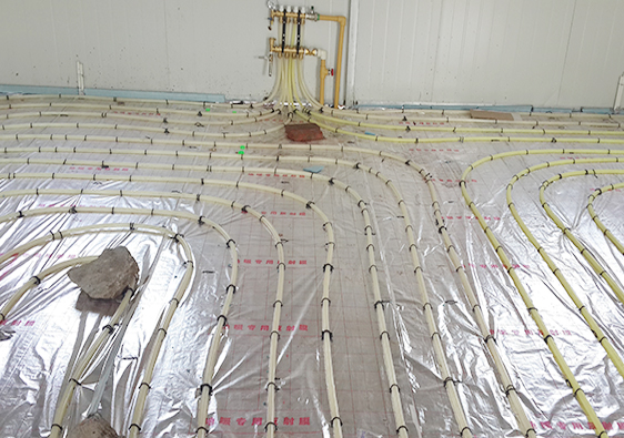 寶信為客戶安裝地暖 專注客戶滿意度